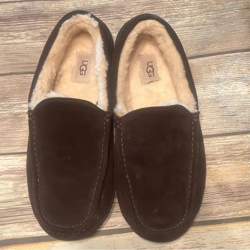 UGG Ascot Slipper - S 10